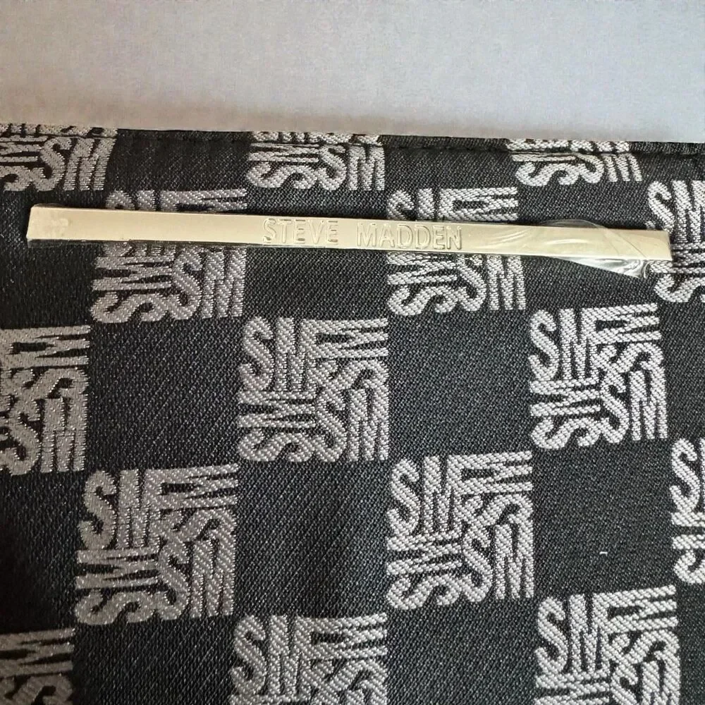 Steve Madden Zip Around Large Jacquard Wallet / NWT